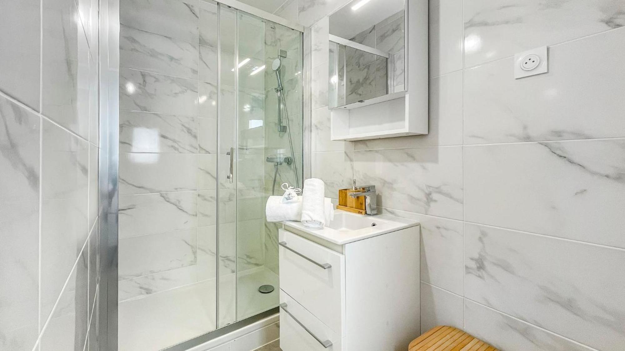 La Coloc Mugi: Upscale Shared Living with Private Rooms and Balcony Annemasse Exterior photo